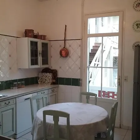 Winter City Sleeps 10 * Arcachon